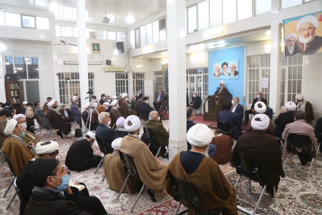 جشن عید مبعث در دفتر آیتالله فاضل لنکرانی برگزار شد جشن عید مبعث در دفتر آیتالله فاضل لنکرانی برگزار شد