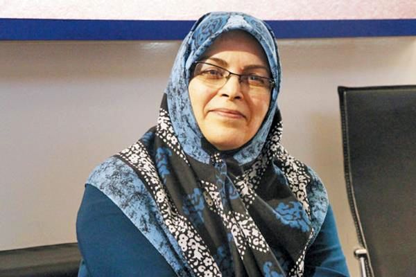 آذر منصوری: استیضاح وزیر اقتصاد سیاسی است