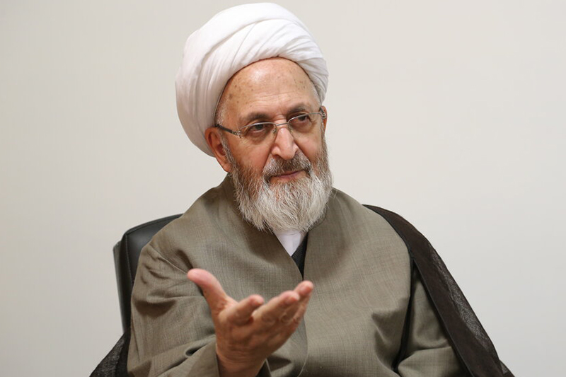 متخصصان حوزه علمیه پاسخگوی شبهات فضای مجازی باشند