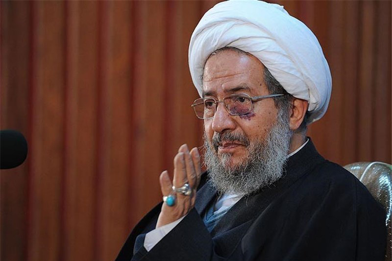 حوزه علمیه حامی مسئولان است