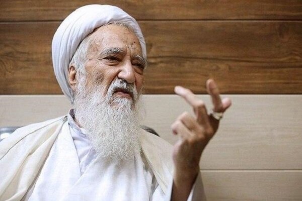 آیت الله موحدی کرمانی: تخریب کنندگان حاج حسن آقا بینش دینی و بینش سیاسی ندارند