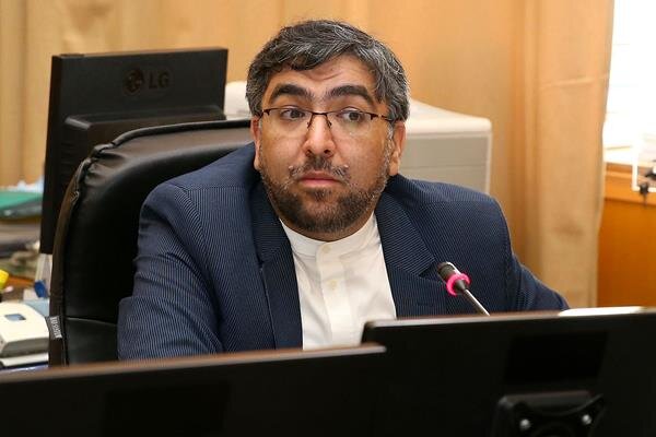 نماینده تهران: تبادل زندانیان بین ایران و آمریکا سیاسی نبود