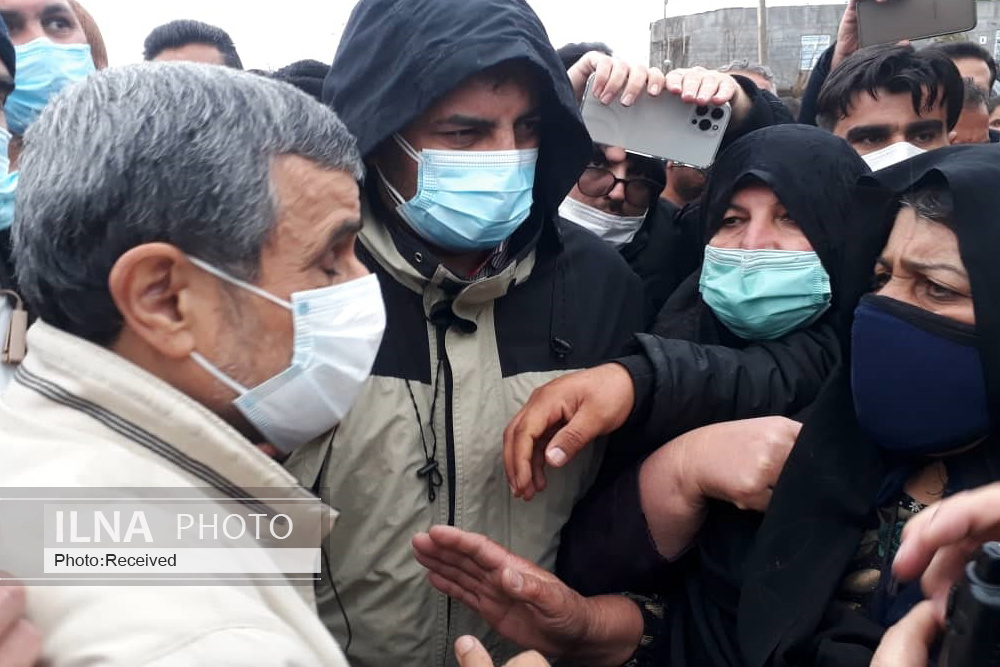 حواشی سفر احمدی‌نژاد به مناطق زلزله‌زده سی‌سخت 