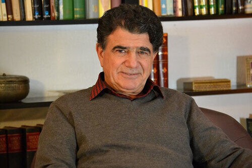 پیکر شجریان در طوس به خاک سپرده می‌شود