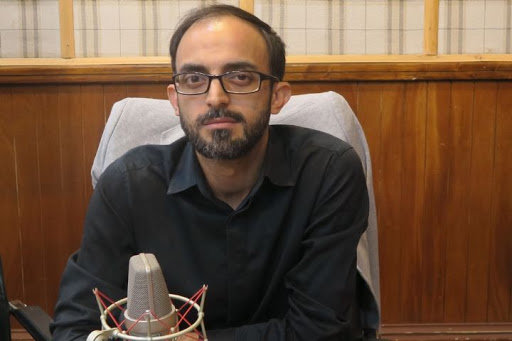 مجری برنامه زاویه اخراج شد