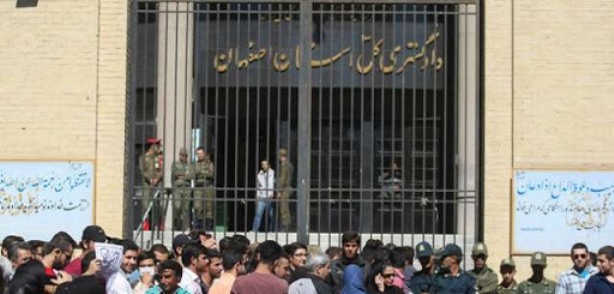 تکذیب اجرای حکم اعدام 5 نفر از متهمان حوادث آبان 98 در اصفهان تکذیب اجرای حکم اعدام 5 نفر از متهمان حوادث آبان 98 در اصفهان