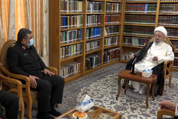 نیروی انتظامی مقابل سم‌پاشی فضای مجازی هوشمندانه برخورد کند