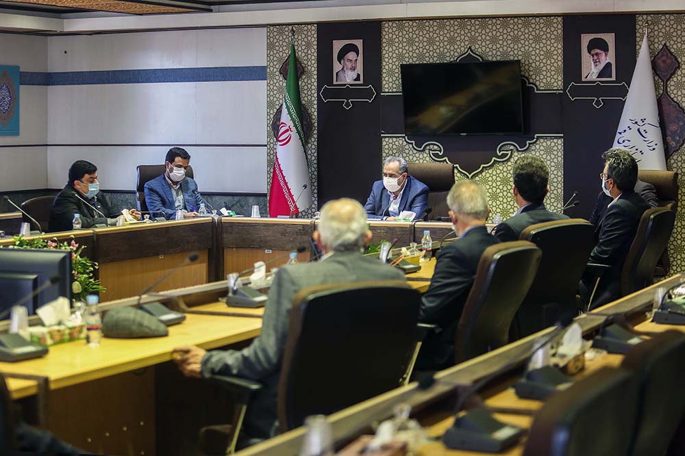 میانگین درآمد مهندسان از حداقل حقوق قانون کار هم کمتر است