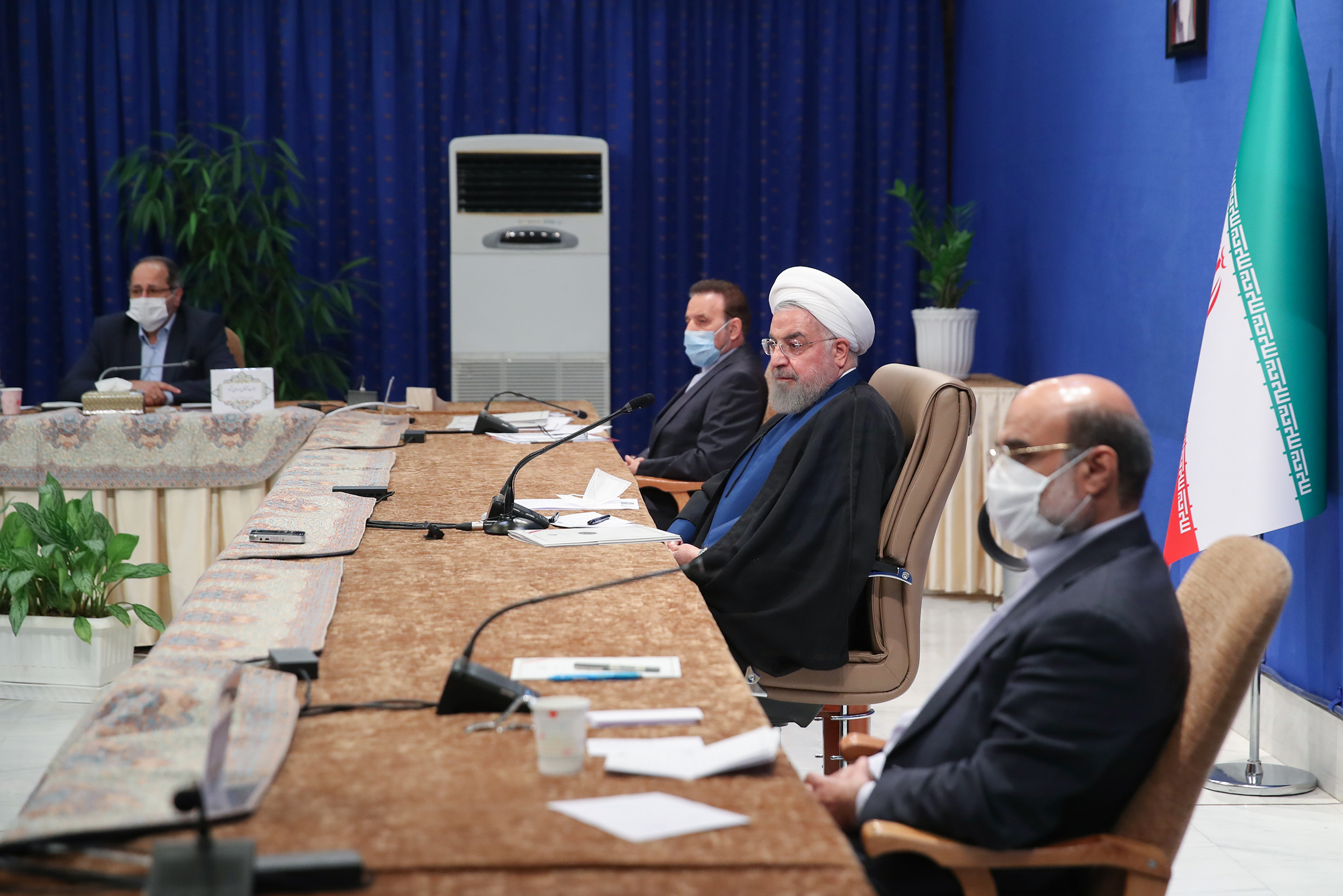 صدا و سیما باید محل شنیدن صدای حق باشد/ نقد به یأس جامعه تبدیل نشود