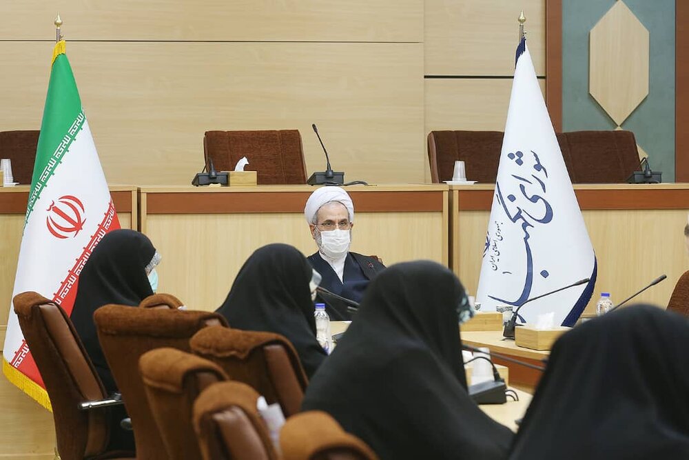 تهیه طرح‌ها و لوایح مجلس از نظر مبانی شرعی با مشورت حوزه ‌علمیه