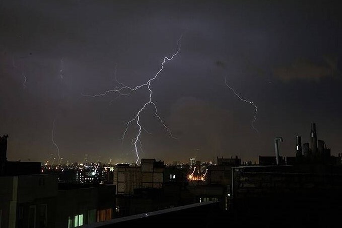ادامه رگبار باران و رعد و برق در قم