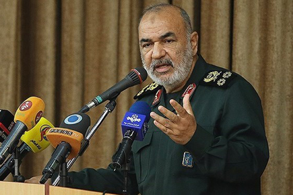 مردم باید از تسهیلات سپاه به مفهوم واقعی استفاده کنند
