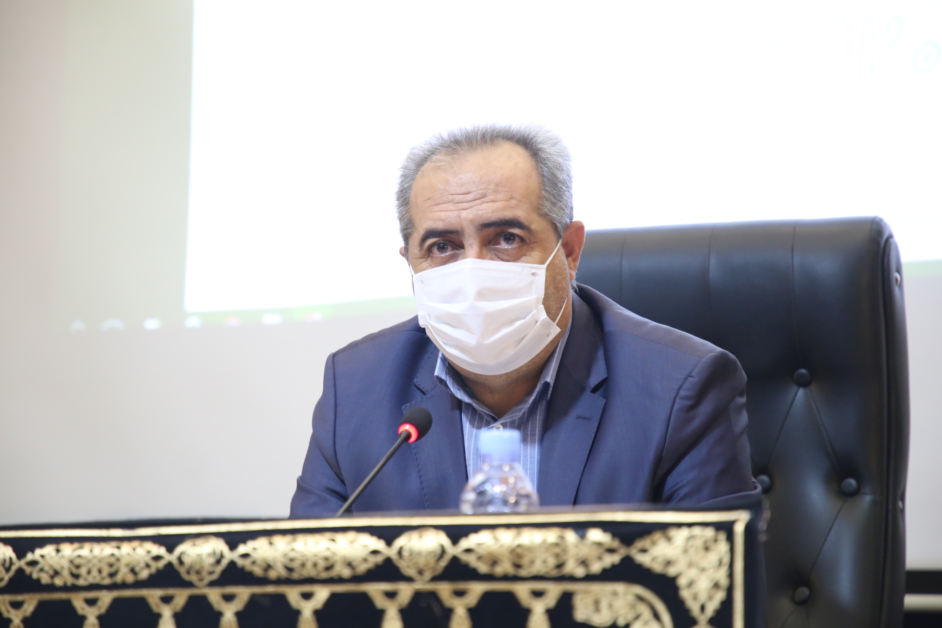 نمایشگاه فرش قم تا خرداد 1400 باید تکمیل شود