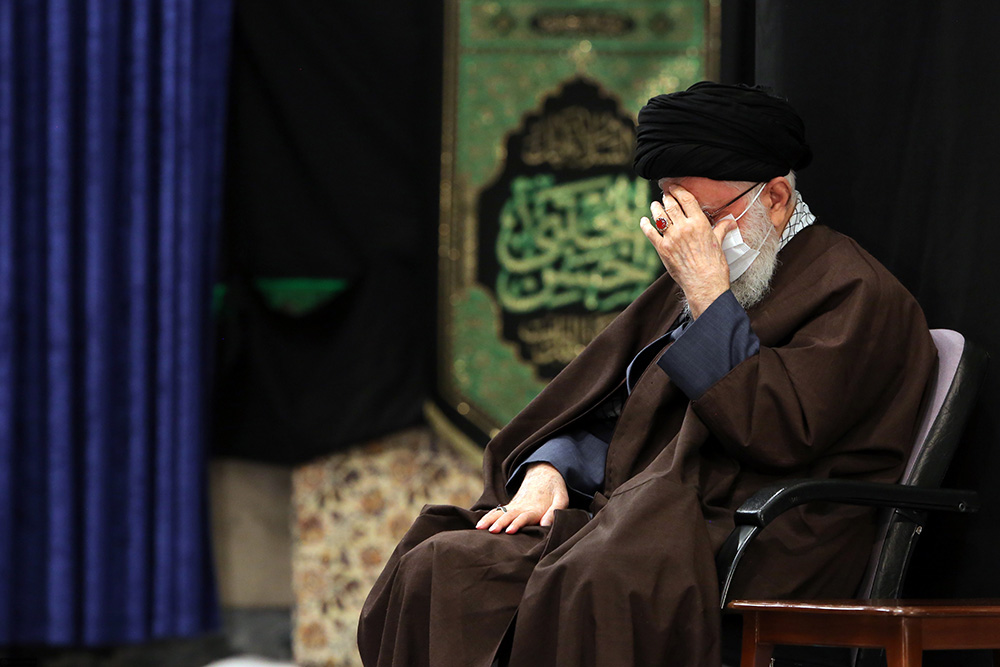 برنامه عزاداری ایام محرم در حسینیه امام (ره) با حضور رهبری