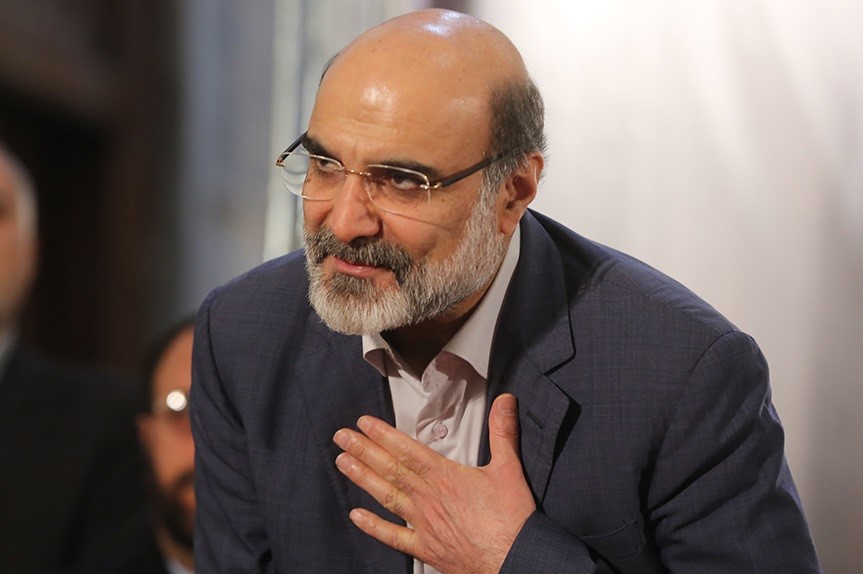 به دلیل اظهارات نسنجیده مهمان شبکه چهار از رییس جمهور عذرخواهی میکنم به دلیل اظهارات نسنجیده مهمان شبکه چهار از رییس جمهور عذرخواهی میکنم