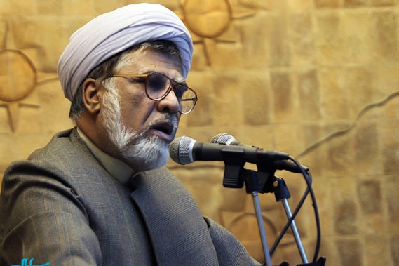 فاضل میبدی: چرا آمار اختلاس ها و خروج ارز از کشور در خطبه ها، بلند نمی شود؟ 