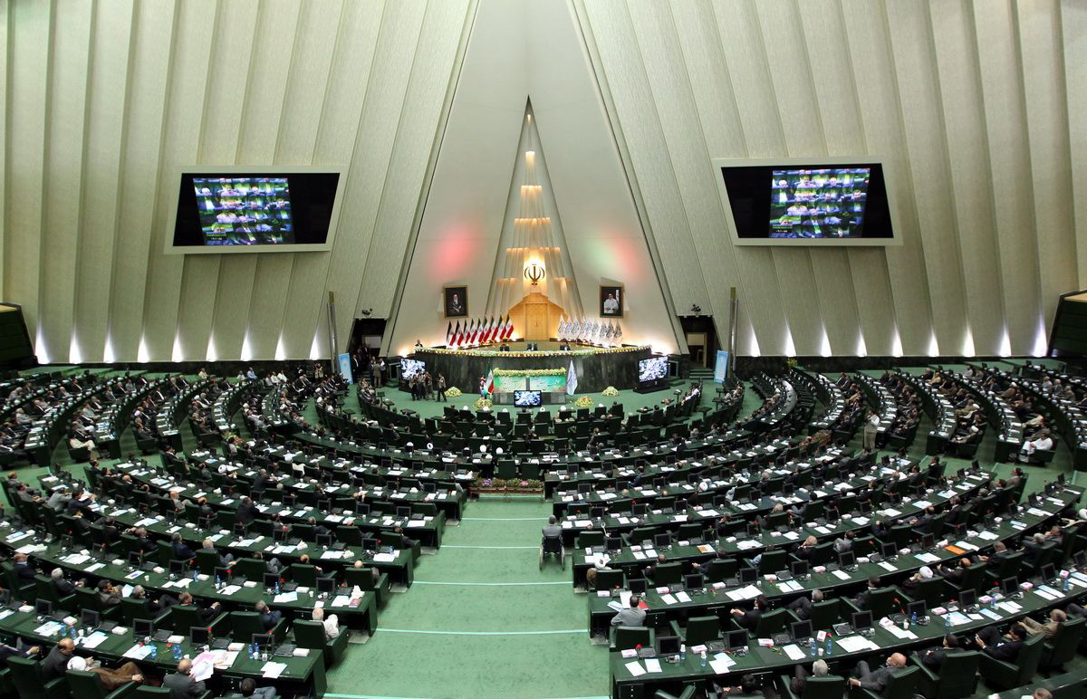 درخواست برای تصویب سه فوریت تعطیلی کامل کشور