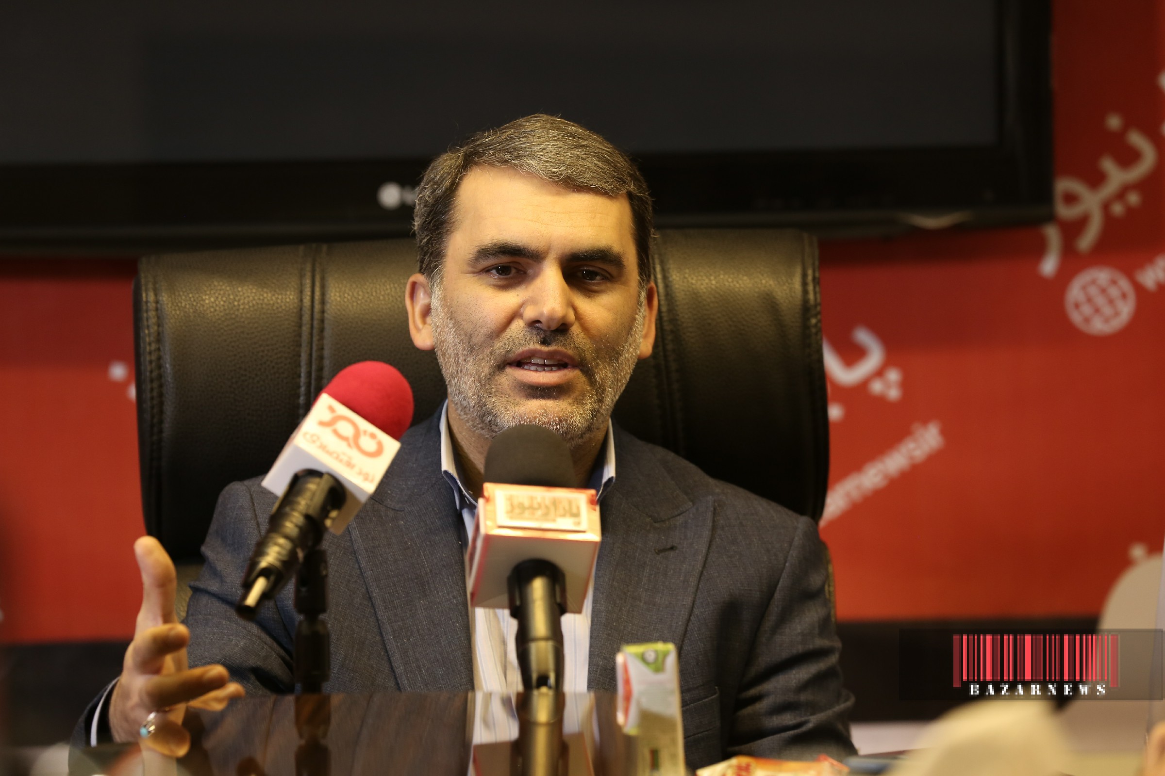 دولت برای حذف ارز ترجیحی قاطعانه تصمیم بگیرد
