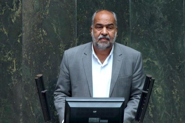 معلمان طرح حمایتی ۳ تا ۴ ماه حقوق نگرفته‌اند