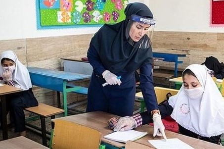 تست کرونای ۴۸ دانش‌آموز قمی مثبت شد/تعطیلی ۷ کلاس درس 