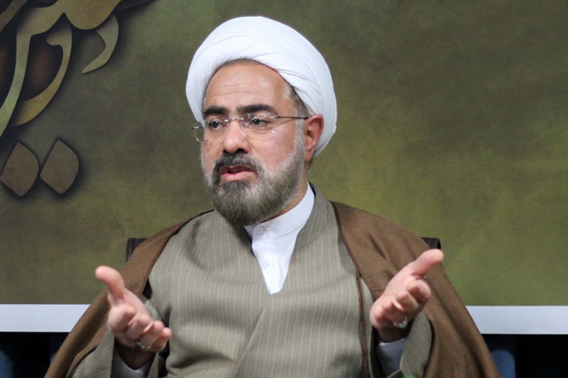 نظام سنتی حوزه خود را به فضای گسترده فرهنگی و اجتماعی نزدیک کند