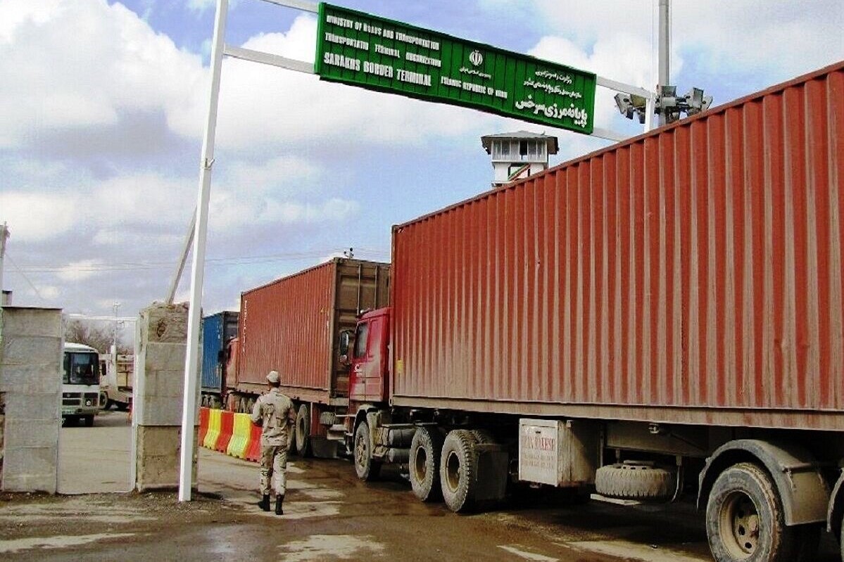 ترکمنستان با عبور کامیونهای ترانزیتی از مرز سرخس موافقت کرد ترکمنستان با عبور کامیونهای ترانزیتی از مرز سرخس موافقت کرد