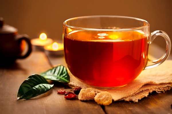 چرا نوشیدن چای پر رنگ مضر است؟