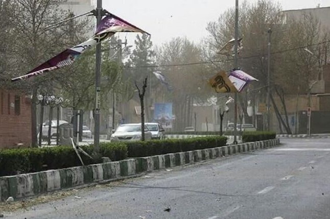 گردوخاک مهمان ناخوانده سه روز آینده قم/تداوم کاهش دما