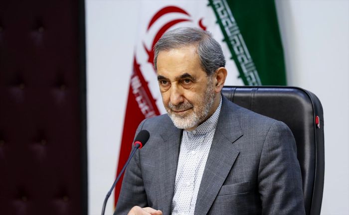 انتقاد تند روزنامه جمهوری اسلامی از نامه تهدیدآمیز ولایتی