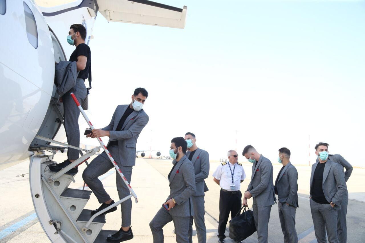 پرواز پرسپولیس به مقصد هندوستان سرانجام تهران را ترک کرد