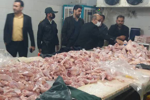 کشف ۱۴ تن فرآورده خام گوشتی در قم