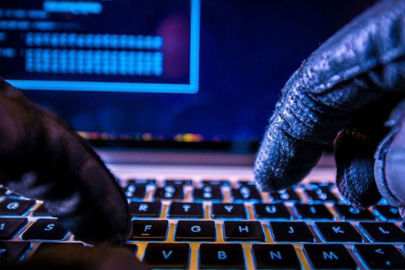 دستگیری متهم کلاهبرداری ۵۰ میلیارد ریالی توسط پلیس قم